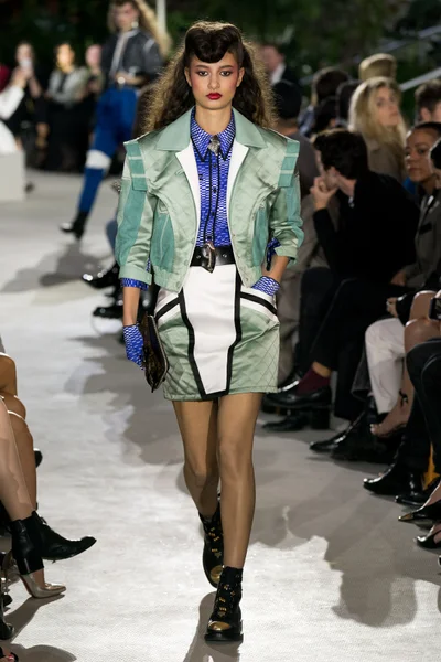 Look 3